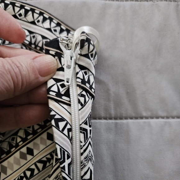 White House Black Market Black and White Geometric Strapless Top Size 2 - Picture 6 of 10